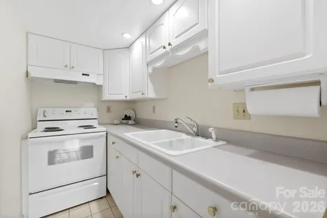 211 Rhododendron Avenue Black Mountain NC 28711