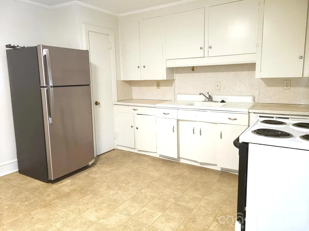 2245 Crescent Avenue Charlotte NC 28207