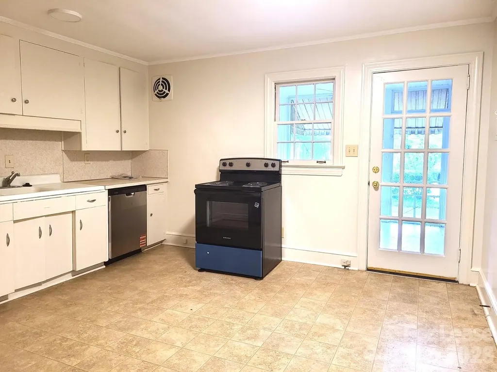 2245 Crescent Avenue Charlotte NC 28207