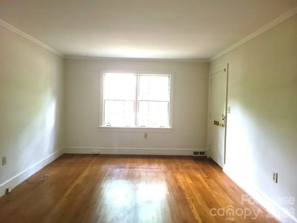 2245 Crescent Avenue Charlotte NC 28207