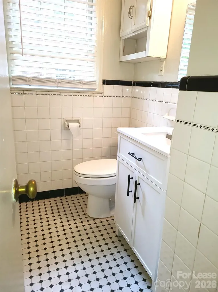 2245 Crescent Avenue Charlotte NC 28207
