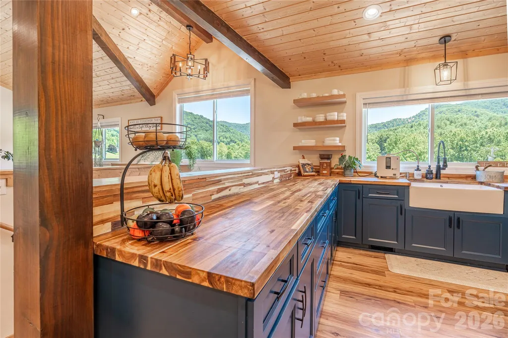 793 State Highway 197 South Burnsville NC 28714