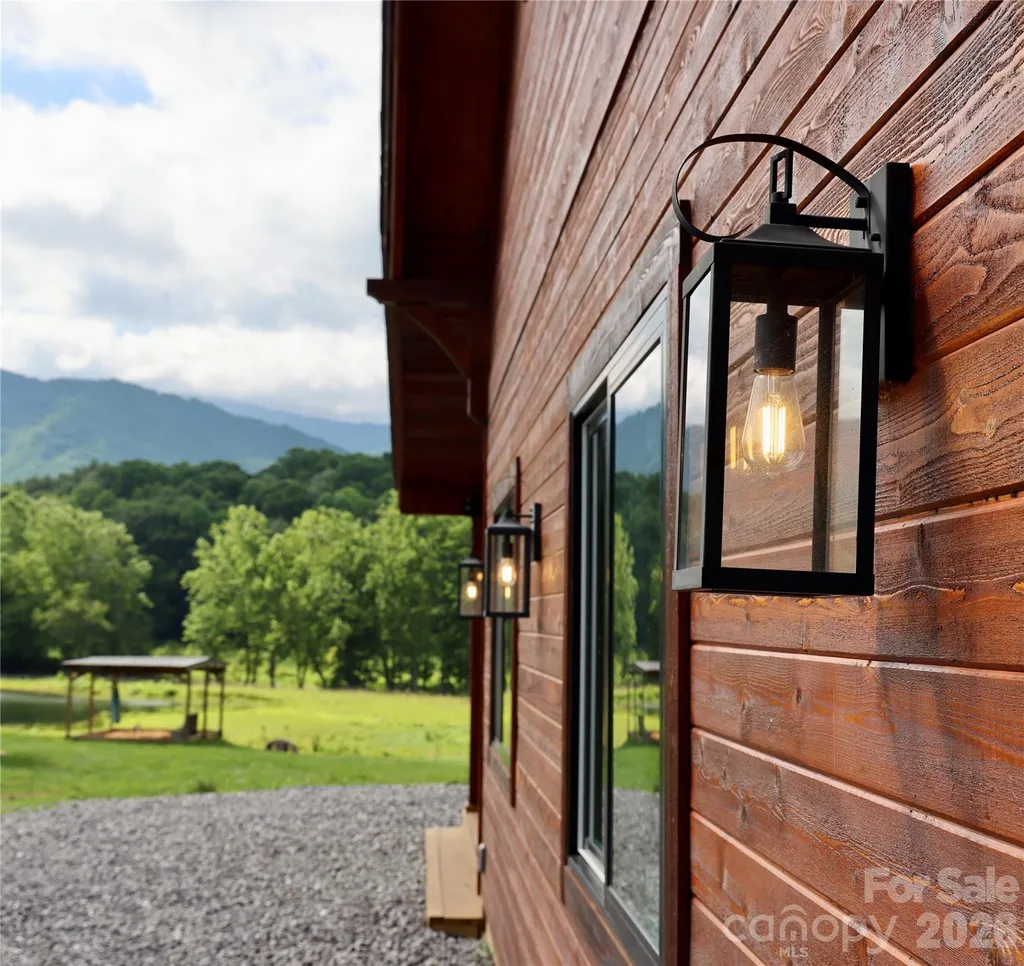 793 State Highway 197 South Burnsville NC 28714
