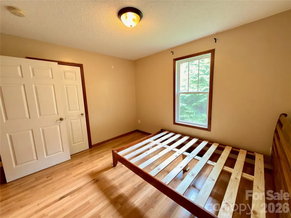 5 Springmill Drive Asheville NC 28806