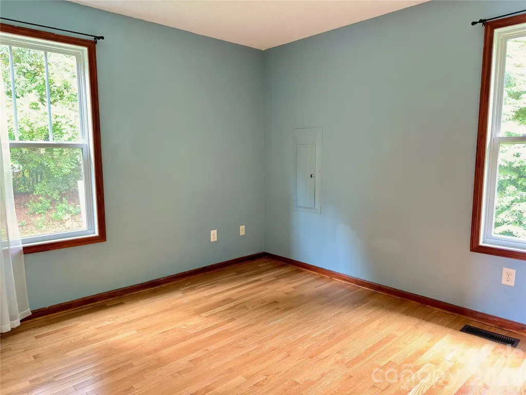 5 Springmill Drive Asheville NC 28806