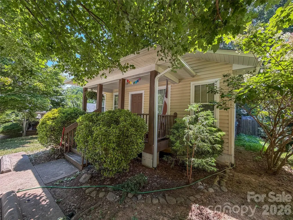 5 Springmill Drive Asheville NC 28806