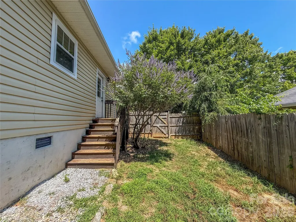 5 Springmill Drive Asheville NC 28806