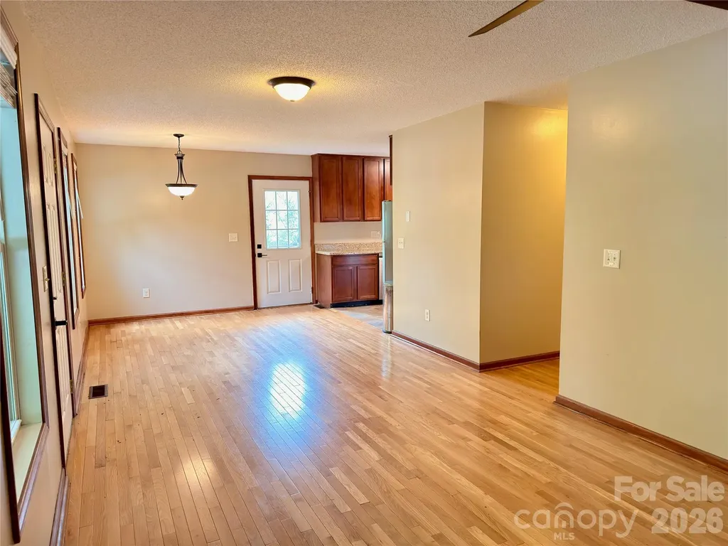 5 Springmill Drive Asheville NC 28806