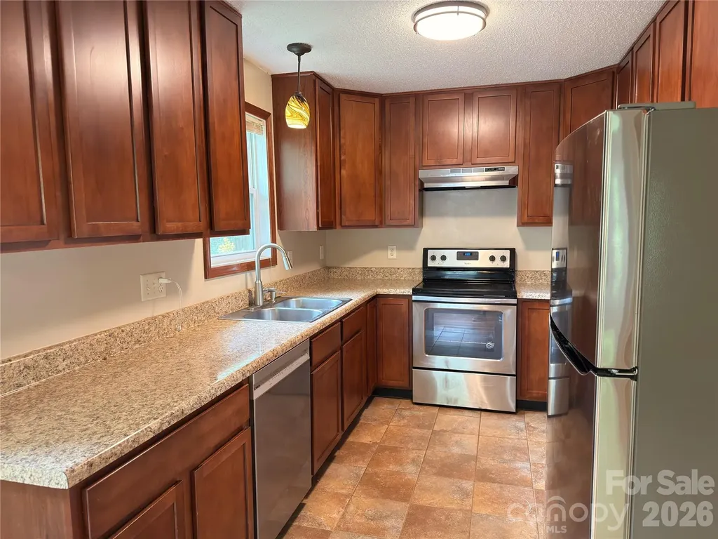 5 Springmill Drive Asheville NC 28806