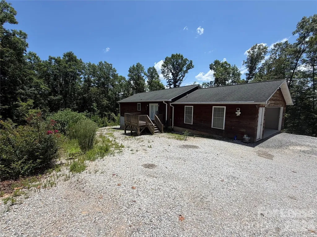 11058 Us 221 Highway Marion NC 28752
