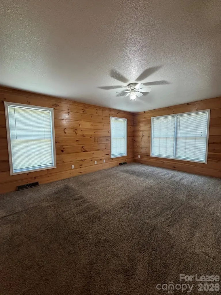 11058 Us 221 Highway Marion NC 28752