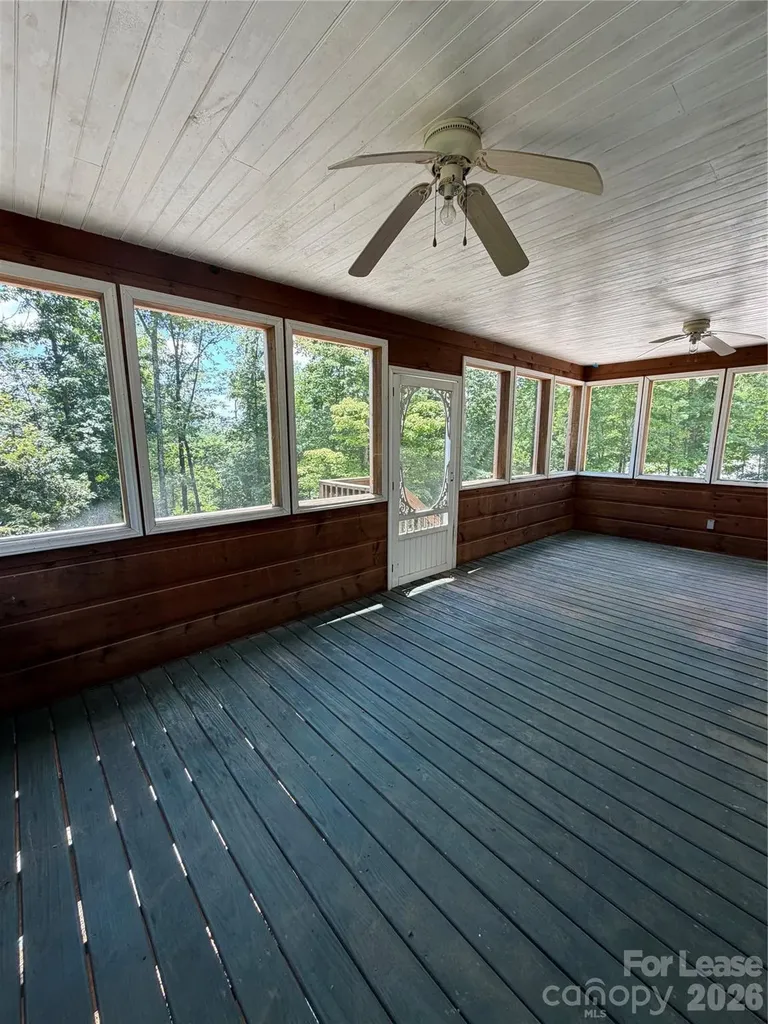 11058 Us 221 Highway Marion NC 28752