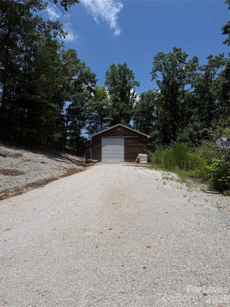 11058 Us 221 Highway Marion NC 28752