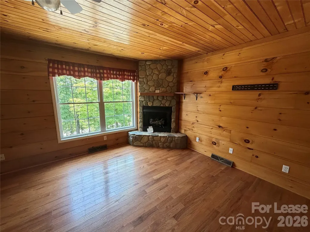 11058 Us 221 Highway Marion NC 28752