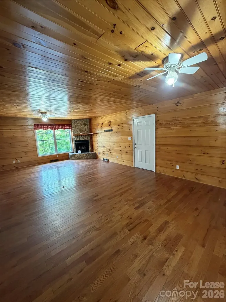 11058 Us 221 Highway Marion NC 28752