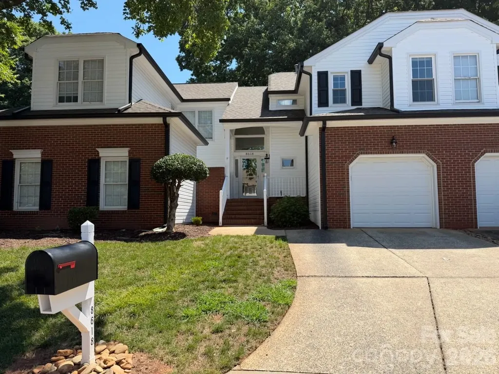 8618 Fox Chase Lane Charlotte NC 28269