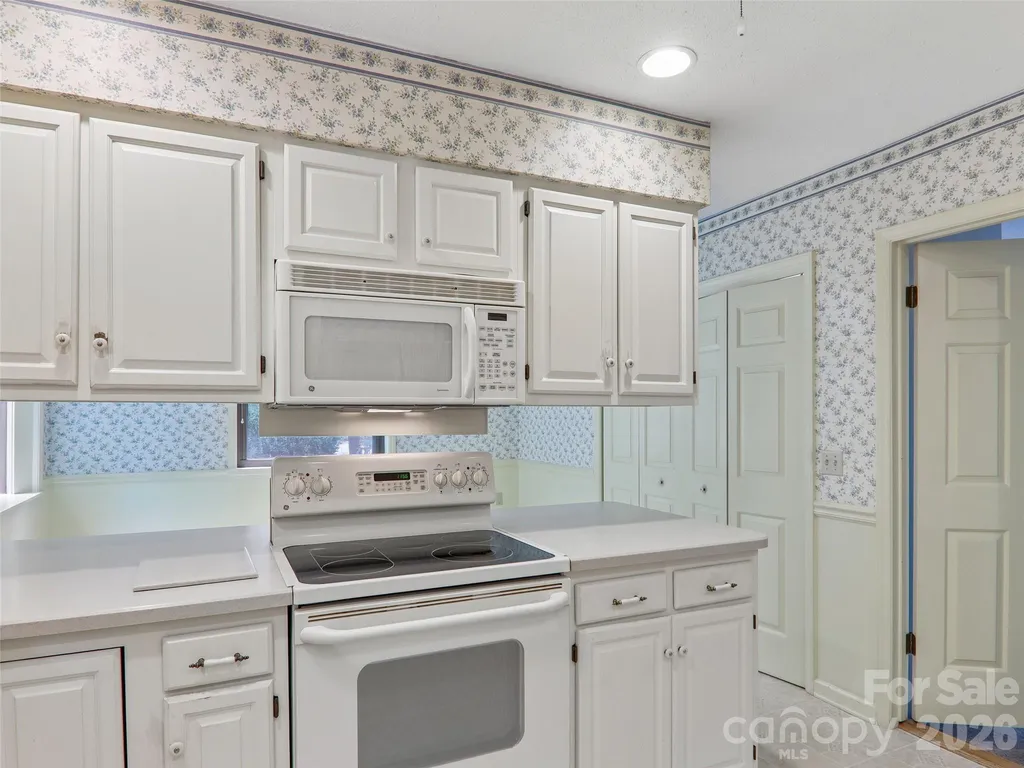1 Bridle Path Court Hendersonville NC 28791
