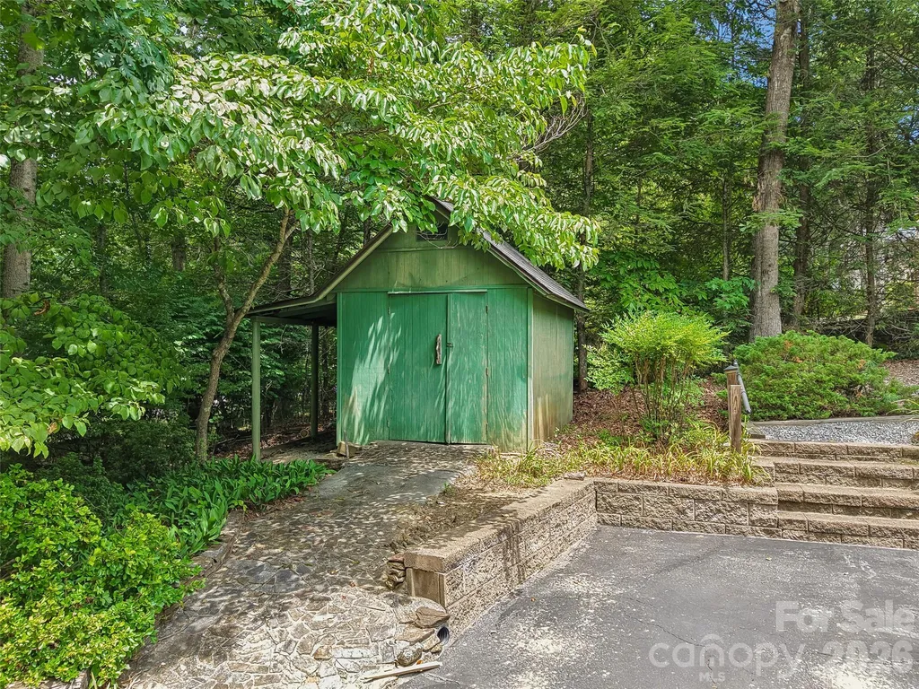 1 Bridle Path Court Hendersonville NC 28791