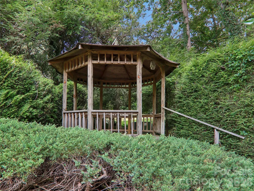 1 Bridle Path Court Hendersonville NC 28791