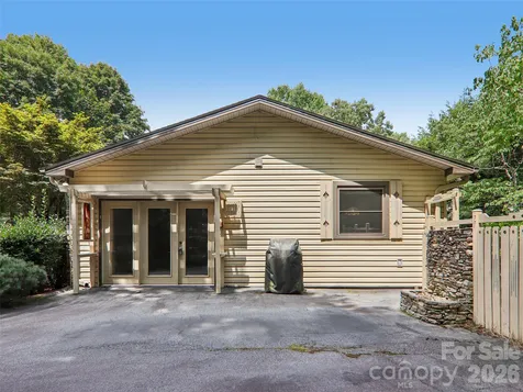 1 Bridle Path Court Hendersonville NC 28791