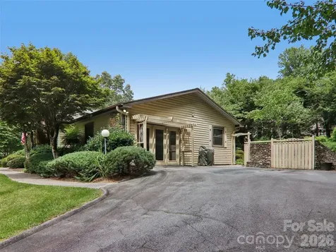 1 Bridle Path Court Hendersonville NC 28791