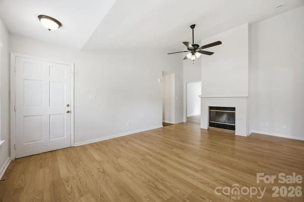 8313 Houndstooth Drive Charlotte NC 28227