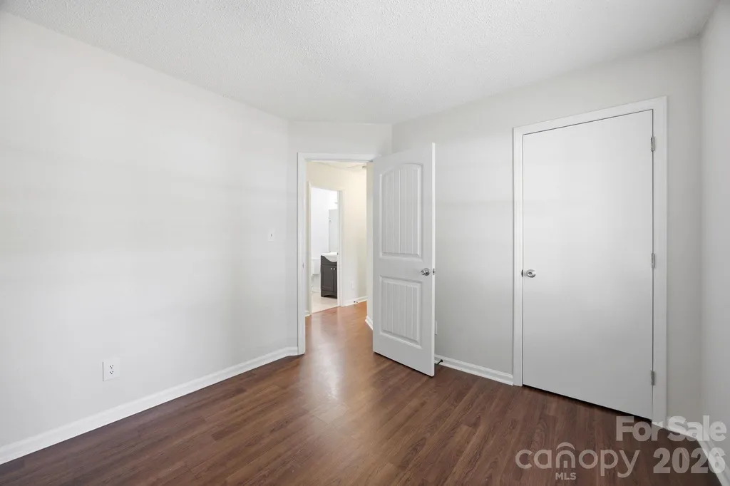 8313 Houndstooth Drive Charlotte NC 28227