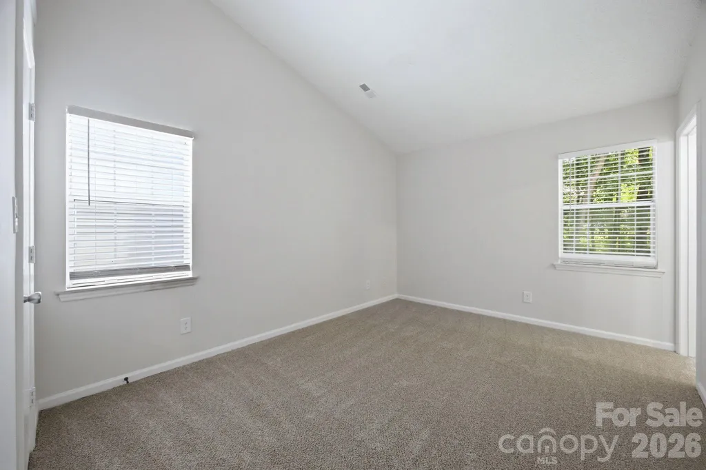 8313 Houndstooth Drive Charlotte NC 28227