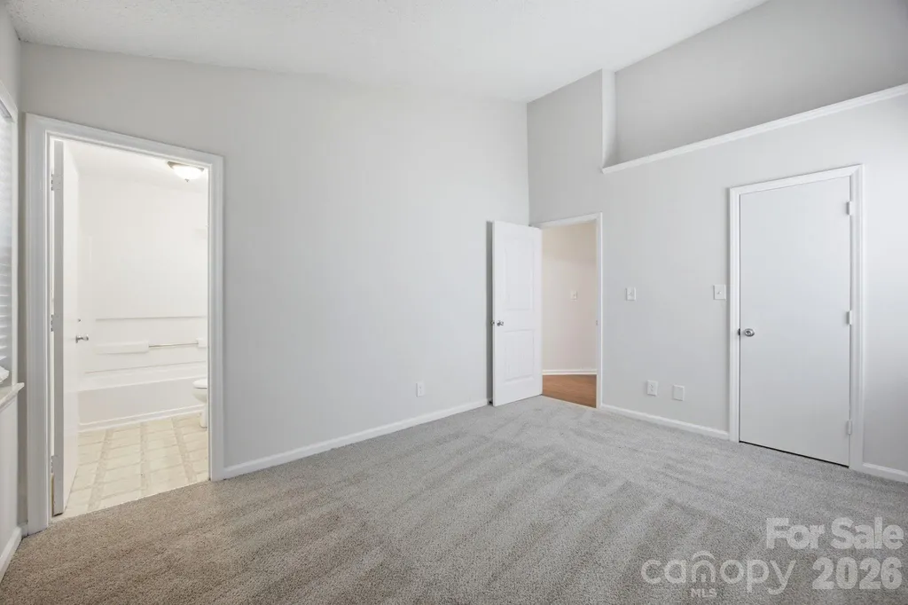8313 Houndstooth Drive Charlotte NC 28227
