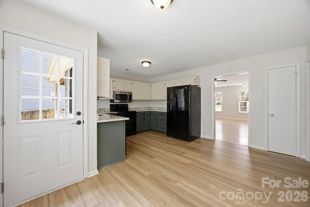8313 Houndstooth Drive Charlotte NC 28227