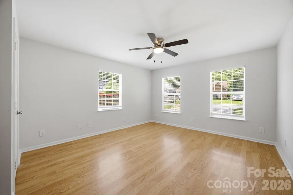 8313 Houndstooth Drive Charlotte NC 28227