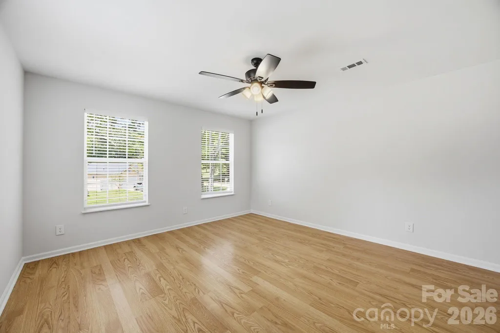 8313 Houndstooth Drive Charlotte NC 28227