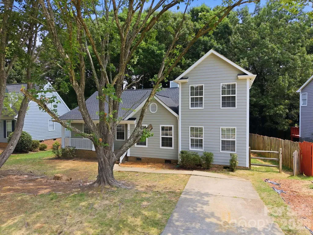 8313 Houndstooth Drive Charlotte NC 28227