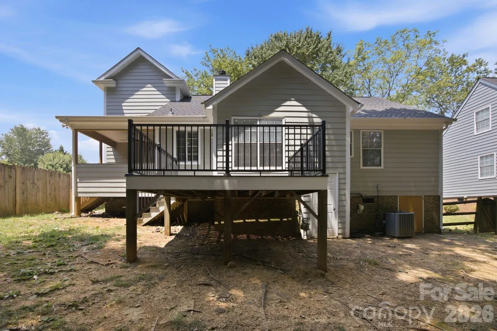 8313 Houndstooth Drive Charlotte NC 28227