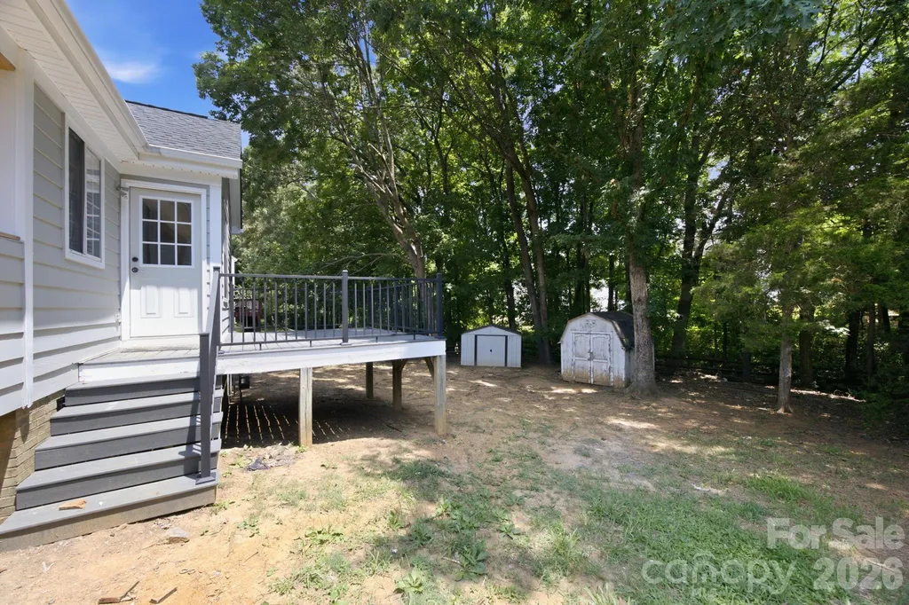 8313 Houndstooth Drive Charlotte NC 28227