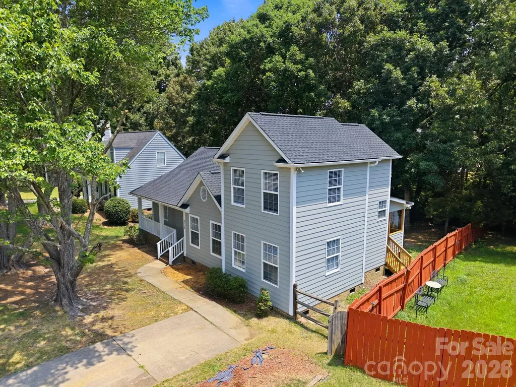 8313 Houndstooth Drive Charlotte NC 28227