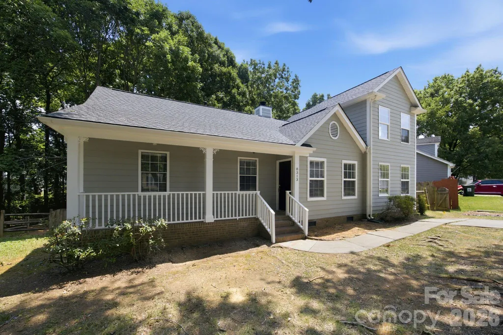 8313 Houndstooth Drive Charlotte NC 28227