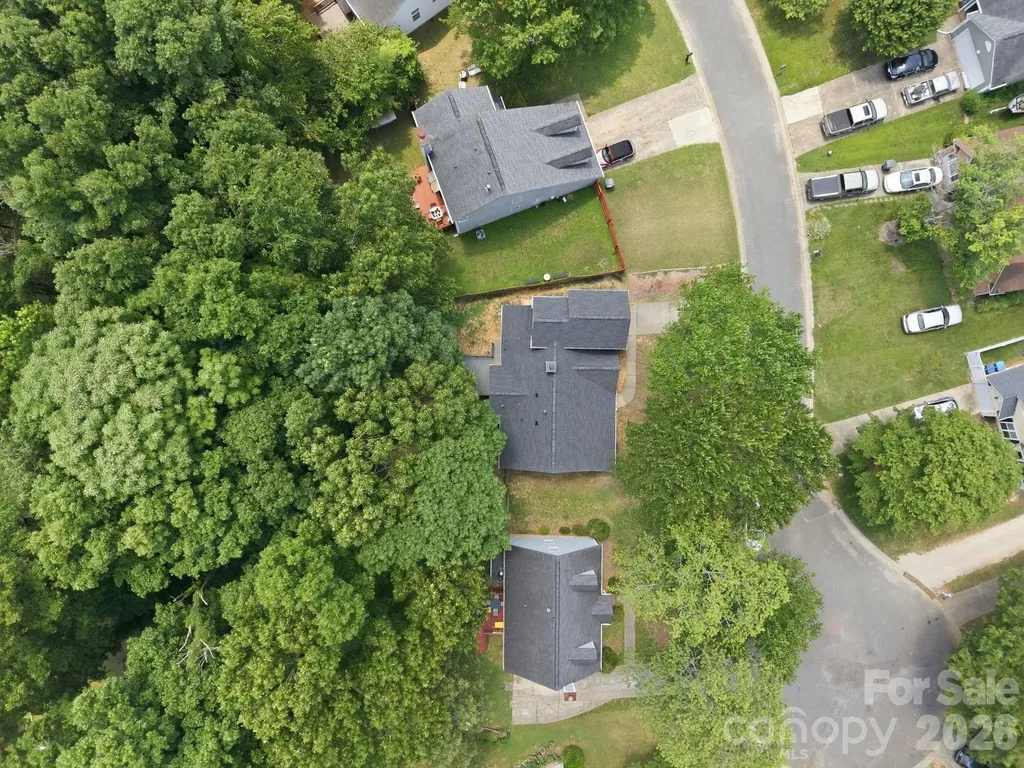 8313 Houndstooth Drive Charlotte NC 28227