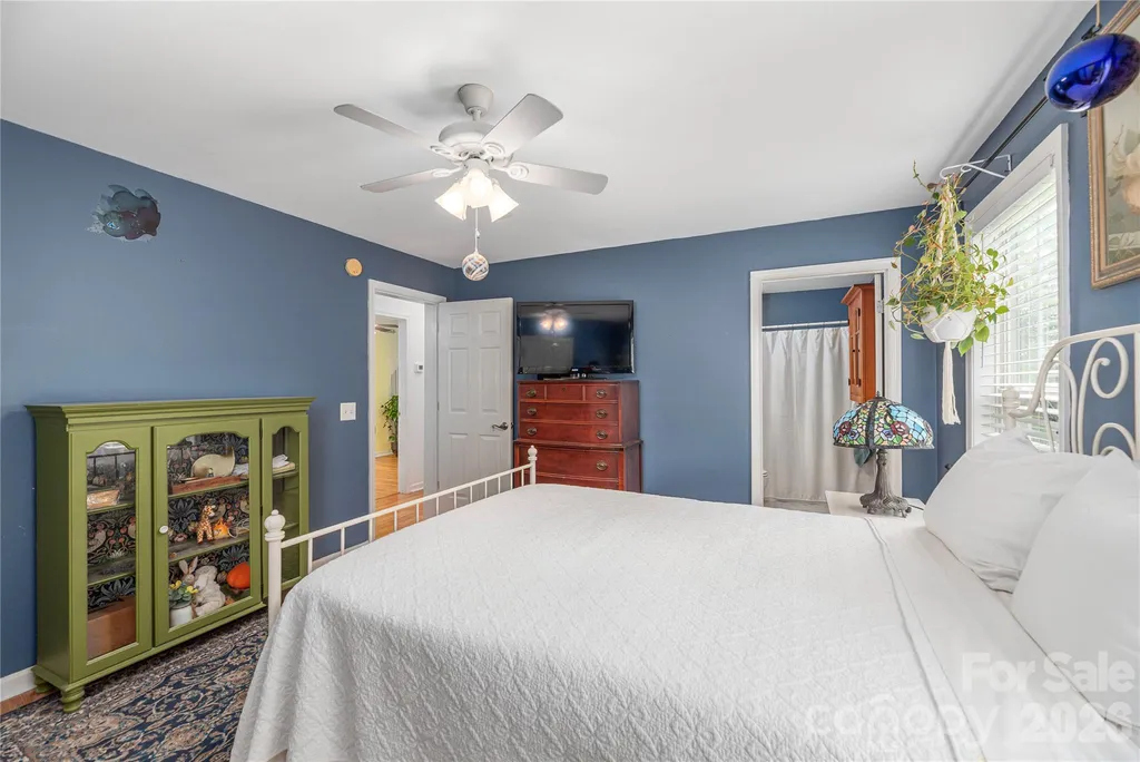 34 Joy Hughes Lane Leicester NC 28748