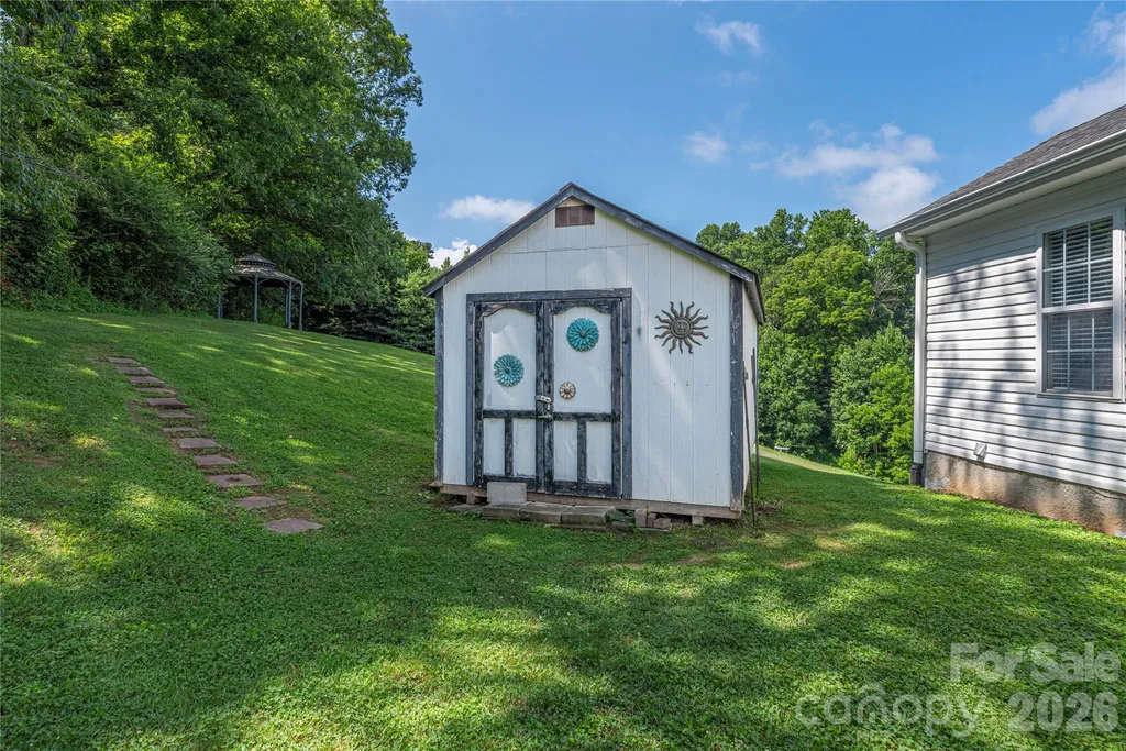 34 Joy Hughes Lane Leicester NC 28748