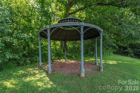 34 Joy Hughes Lane Leicester NC 28748