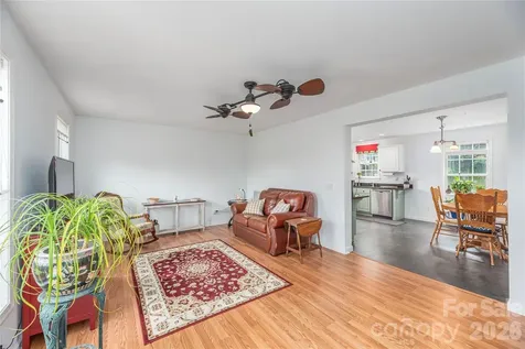 34 Joy Hughes Lane Leicester NC 28748