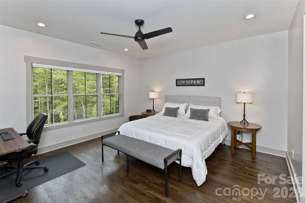 157 Copper Valley Lane Hendersonville NC 28739
