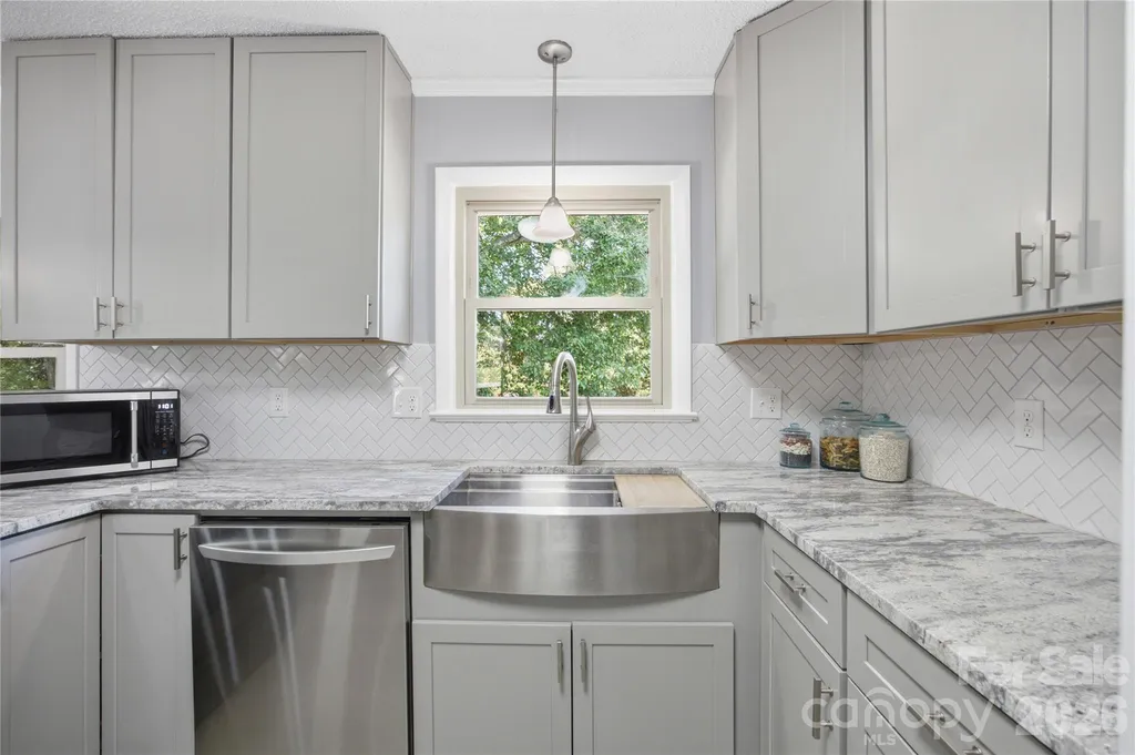 4821 Raleigh Street Conover NC 28613
