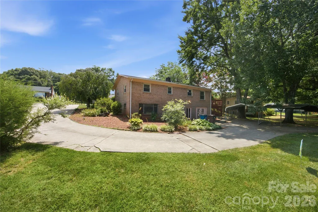 4821 Raleigh Street Conover NC 28613