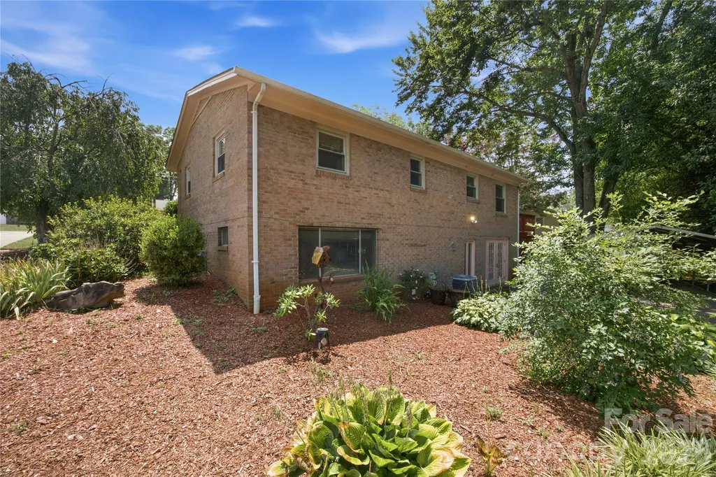 4821 Raleigh Street Conover NC 28613