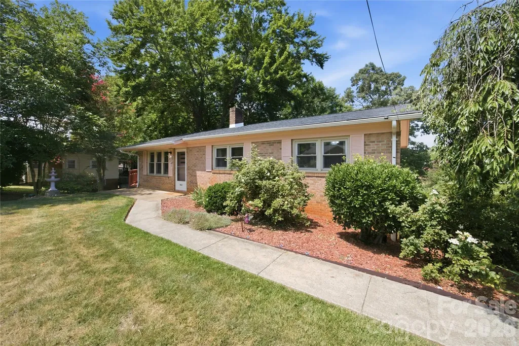 4821 Raleigh Street Conover NC 28613