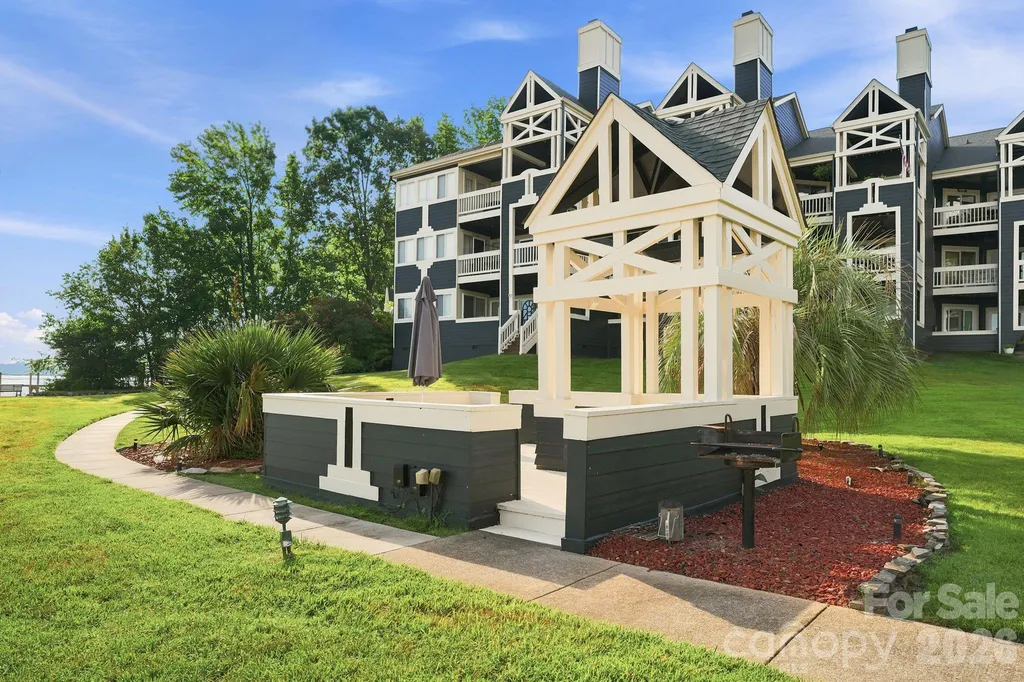 2135 Regatta Lane Denver NC 28037