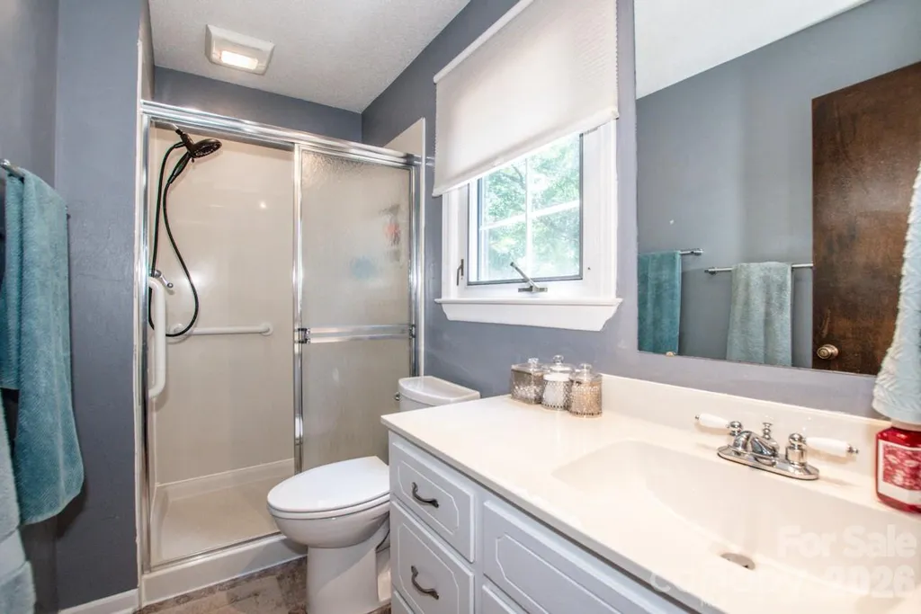 734 Willow Lane Harrisburg NC 28075