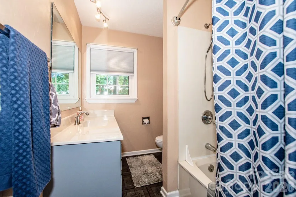 734 Willow Lane Harrisburg NC 28075
